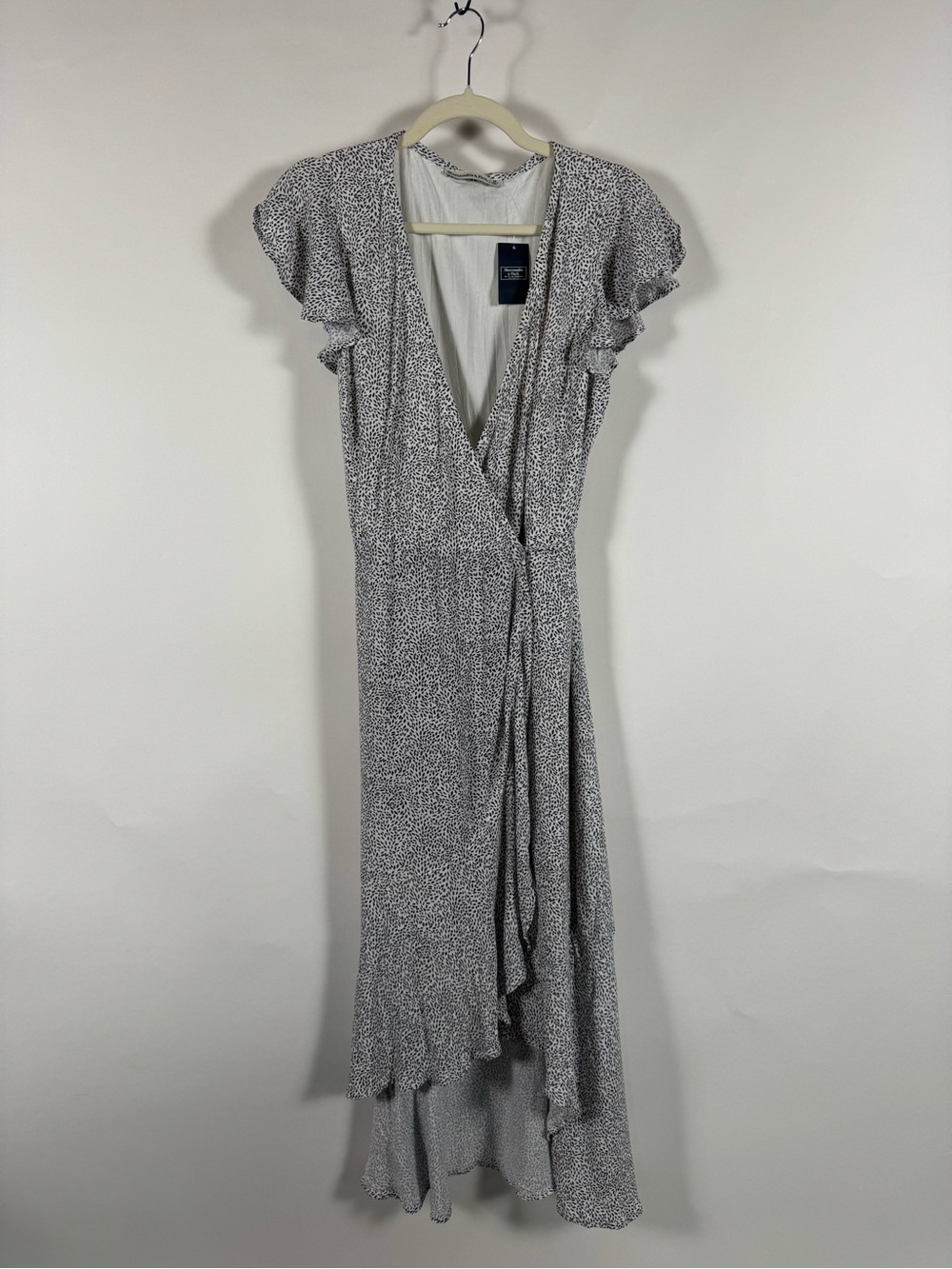 Abercrombie & Fitch NWT Wrap Maxi Dress M Flutter Sleeve Romantic Ruffles Casual